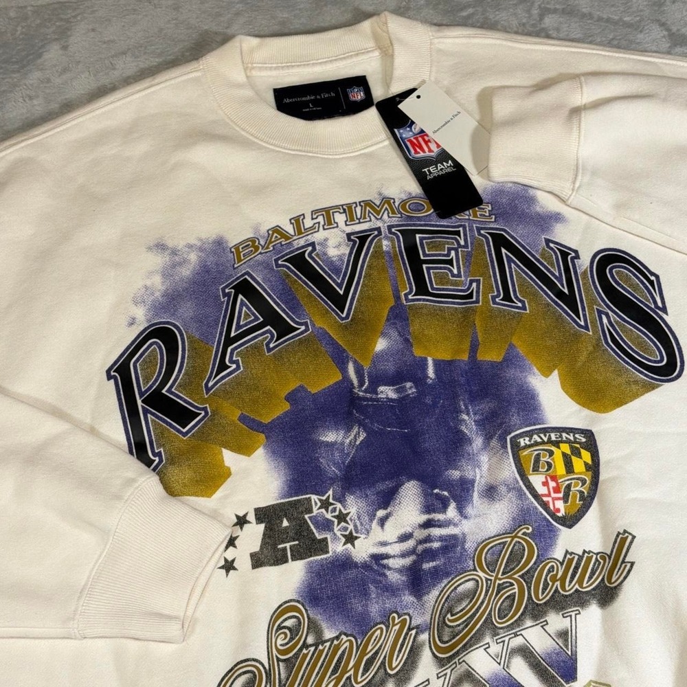NWT Abercrombie & Fitch Boxy Baltimore Ravens Super Bowl Sweatshirt | White | L